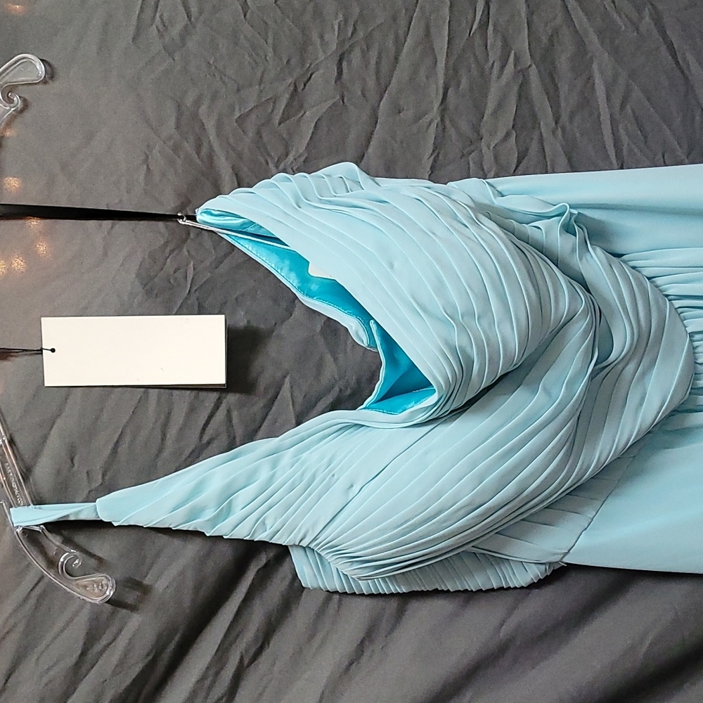 Dress - Picture 2 of 7